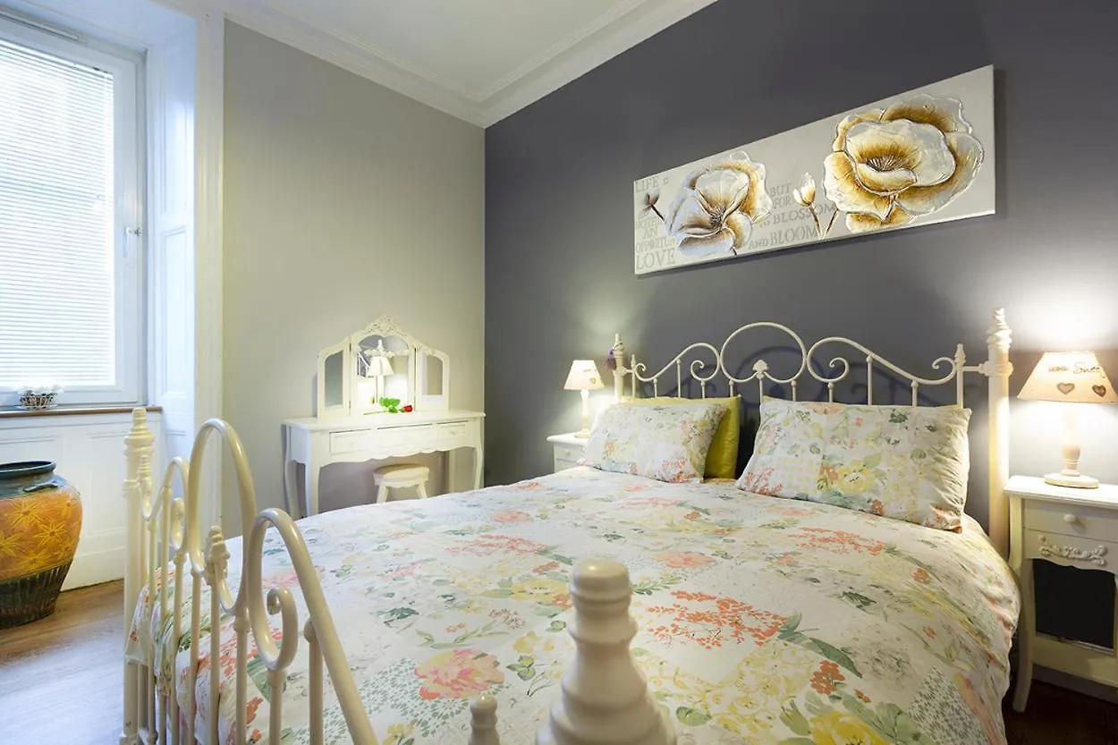 Cosy Near Centre Edinburgh Apartment イギリス